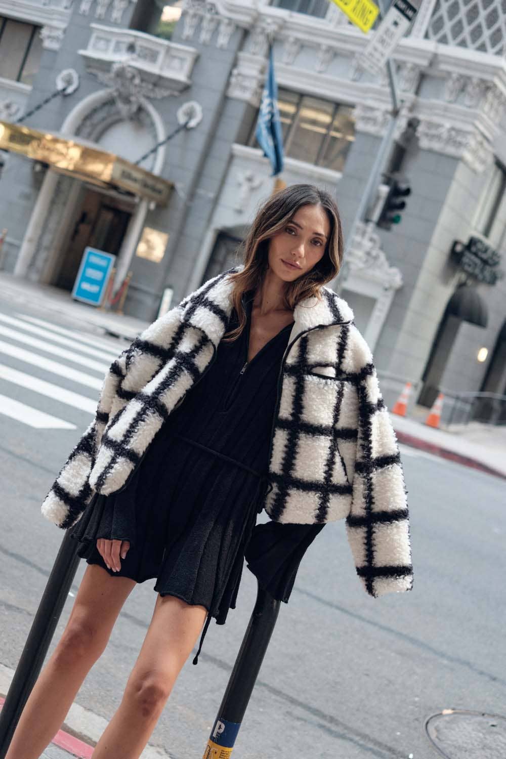 Check-Print Fleece Zip-Up Pocket Jacket: Cream-Black / L